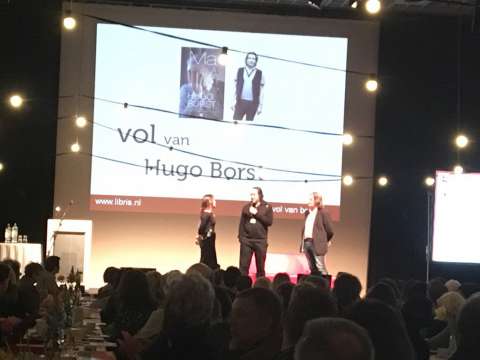 Hugo Borst ontvangt 100.000ste exemplaar MA - Hugo Borst Hugo Borst ontvangt 100.000ste exemplaar MA - Hugo Borst
