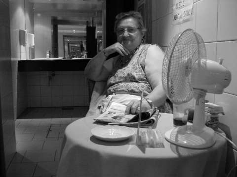 Toiletjuffrouw - Jonah Falke Toiletjuffrouw - Jonah Falke