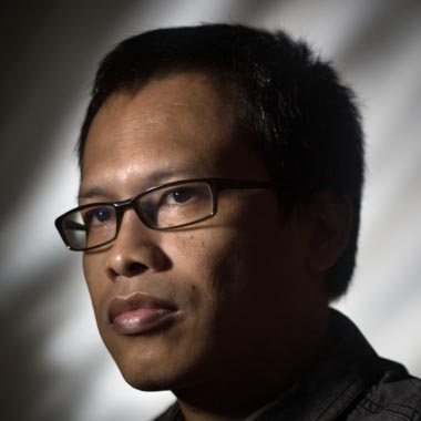 Eka Kurniawan treedt op tijdens Tong Tong Fair 2016