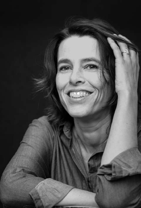 Elke Geurts neemt afscheid; eerst gingen haar columns over een huwelijk, toen over een scheiding, nu is er een nieuw leven - Elke Geurts Elke Geurts neemt afscheid; eerst gingen haar columns over een huwelijk, toen over een scheiding, nu is er een nieuw leven - Roxane van Iperen