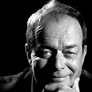 Thé Lau (1952-2015) overleden