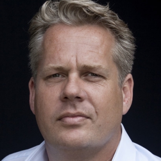 Thomas Acda treedt op tijdens het Lezersfeest in Rotterdam