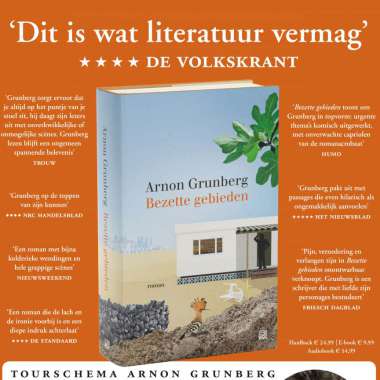 Arnon Grunberg met 'Bezette gebieden' on tour tijdens Boekenweek 2020 (in de kipcaravan)