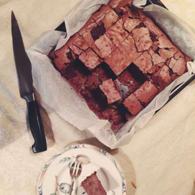 De smeuïgste klassieker tegen liefdeszeer: zelfgemaakte brownies