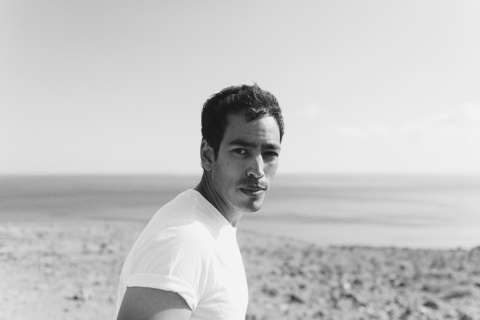 'Onder de paramariboom' van Johan Fretz in de media