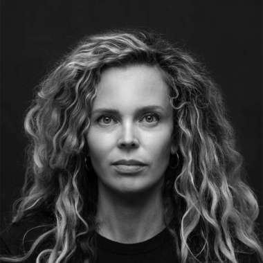 Roxane van Iperen houdt 4-meivoordracht in De Nieuwe Kerk