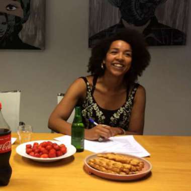 Simone Atangana Bekono op de Nacht van de Poëzie 2017